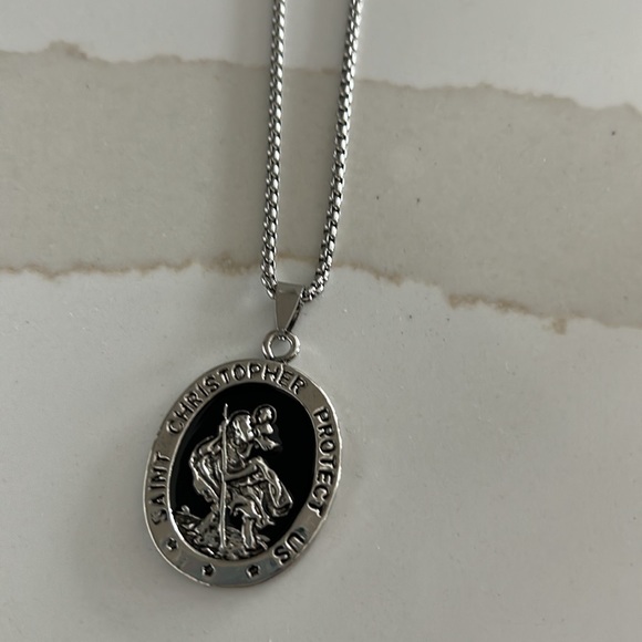 St Christopher medal and chain - Picture 4 of 4